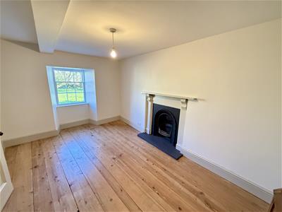 SITTING ROOM/BEDROOM 3